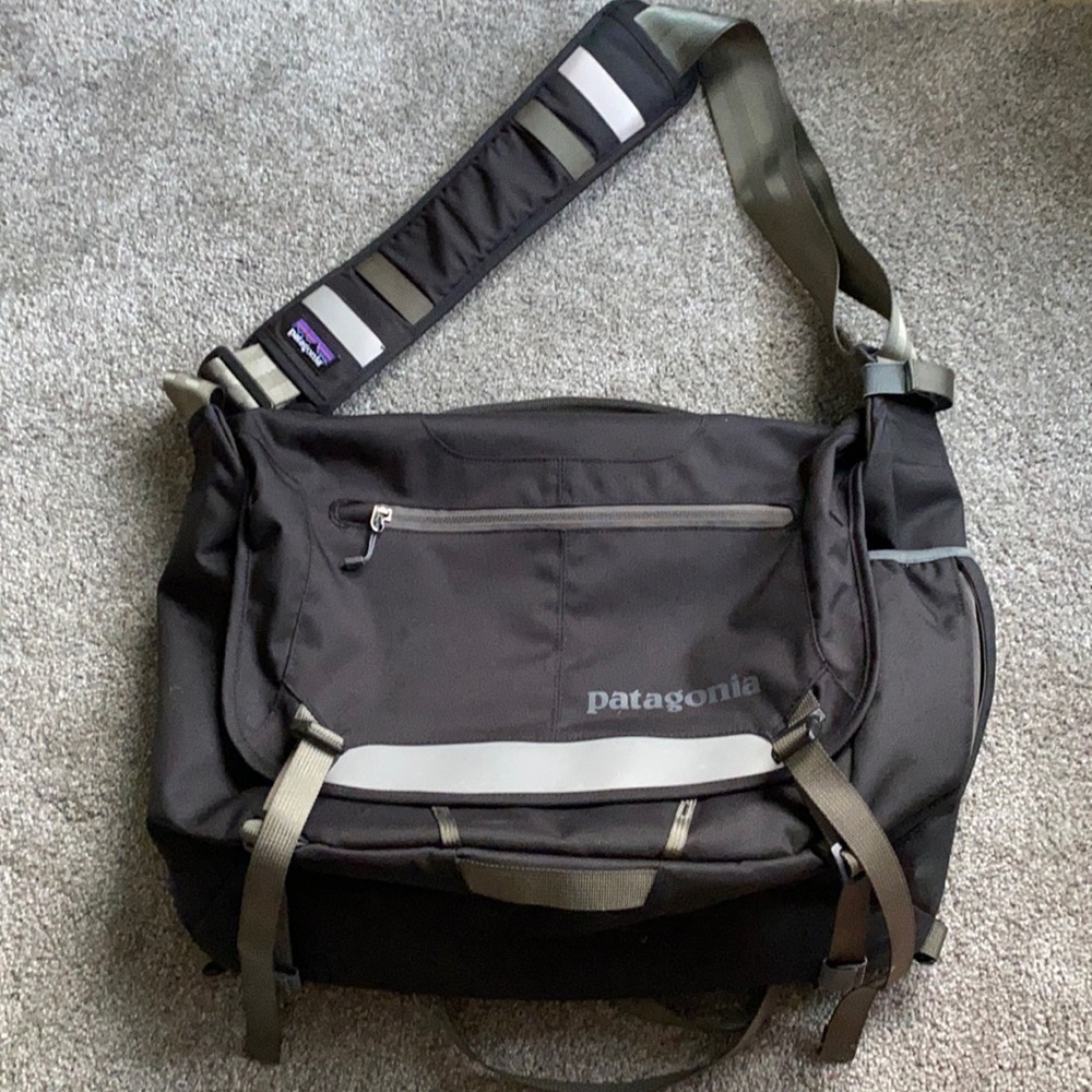Patagonia messenger bag. Laptop bag.